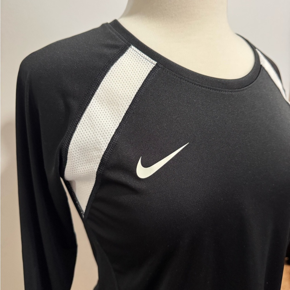 Nike Women's Black Long Sleeve Top Size M - Picture 4 of 6
